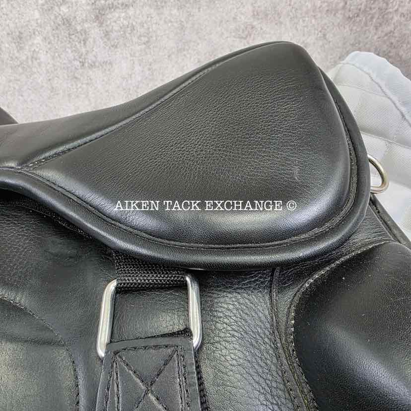 **SOLD** Freeform Lightweight Treeless Classic Trail Endurance Saddle, 17" Seat