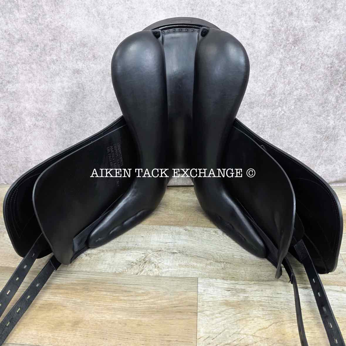 2023 Amerigo Pasubio Pinerolo Dressage Saddle, 18" Seat, Medium Tree, Wool Flocked Panels