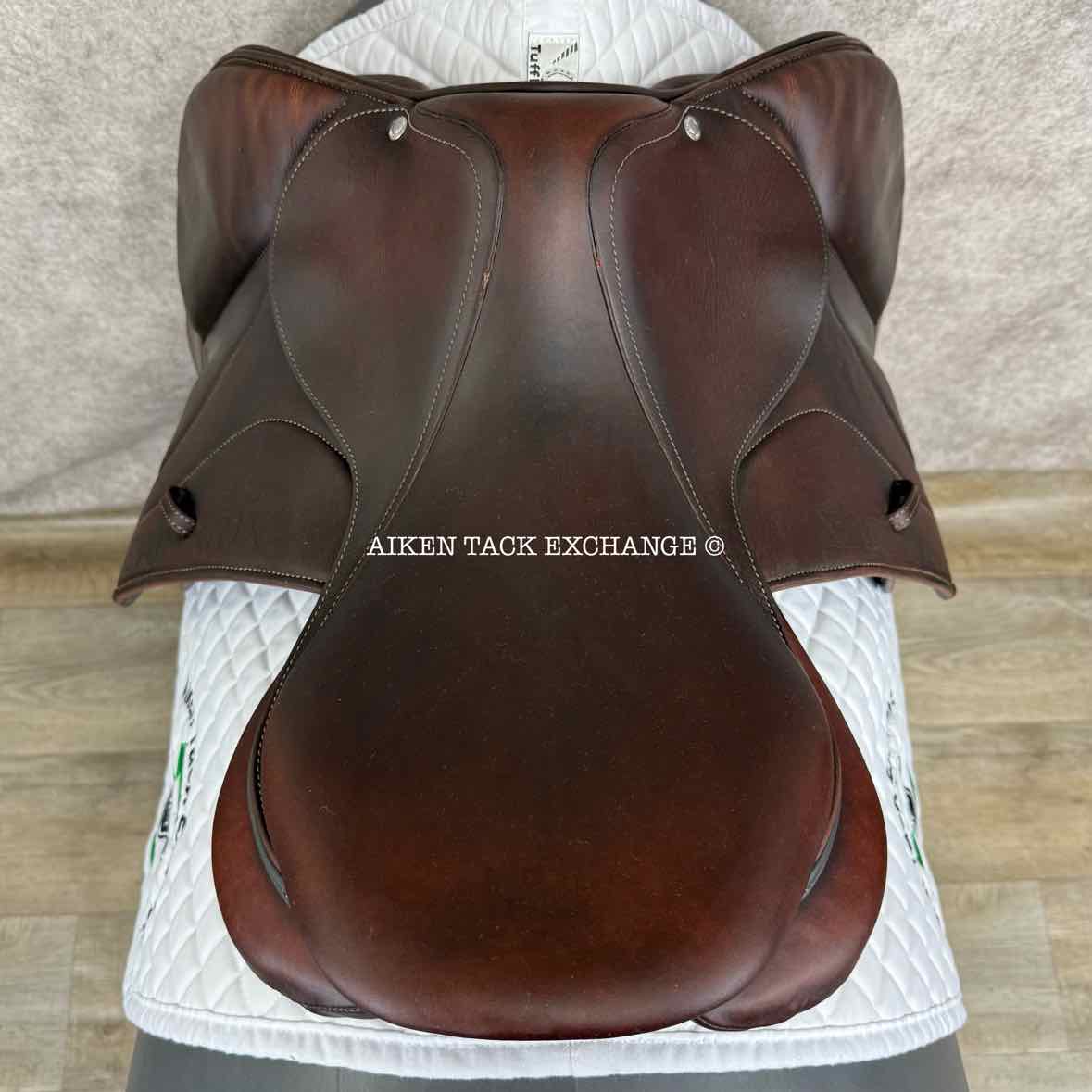 2022 Devoucoux Biarritz S Close Contact Jump Saddle, 17.5" Seat, 2AA Flap, Medium Tree, D3D Panels, Full Buffalo Leather