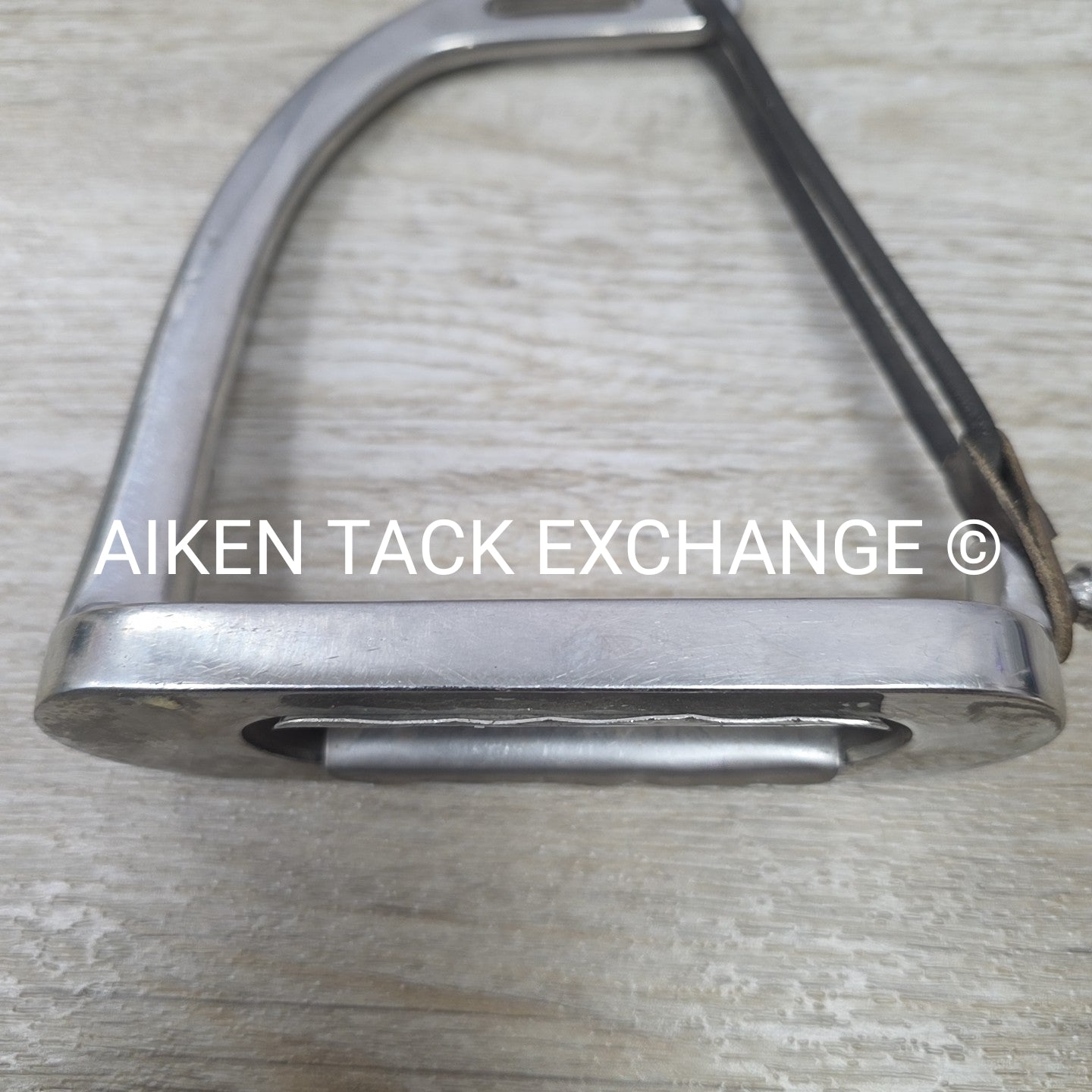 Safety Peacock Stirrups with Cheese Grater Pads, 4.75"