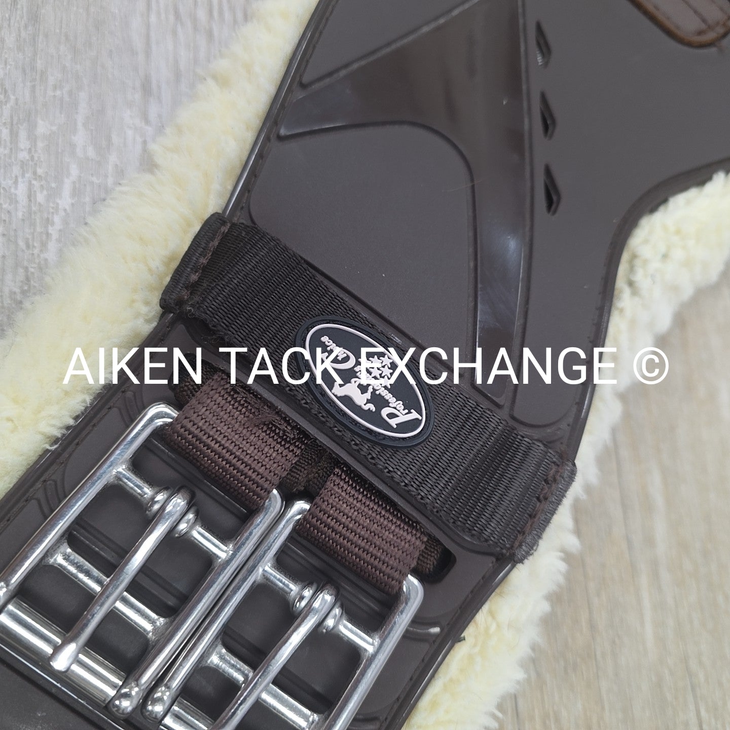 Professional's Choice VenTech Contour Monoflap Girth with Fleece Lining, Brown,