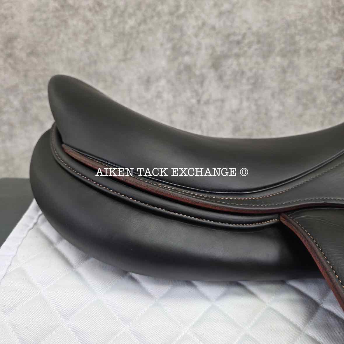2015 Devoucoux Chiberta Monoflap Jump Saddle, 18" Seat, 1AA Flap, Medium Wide Tree, D3D Panels, Full Buffalo Buffalo Leather