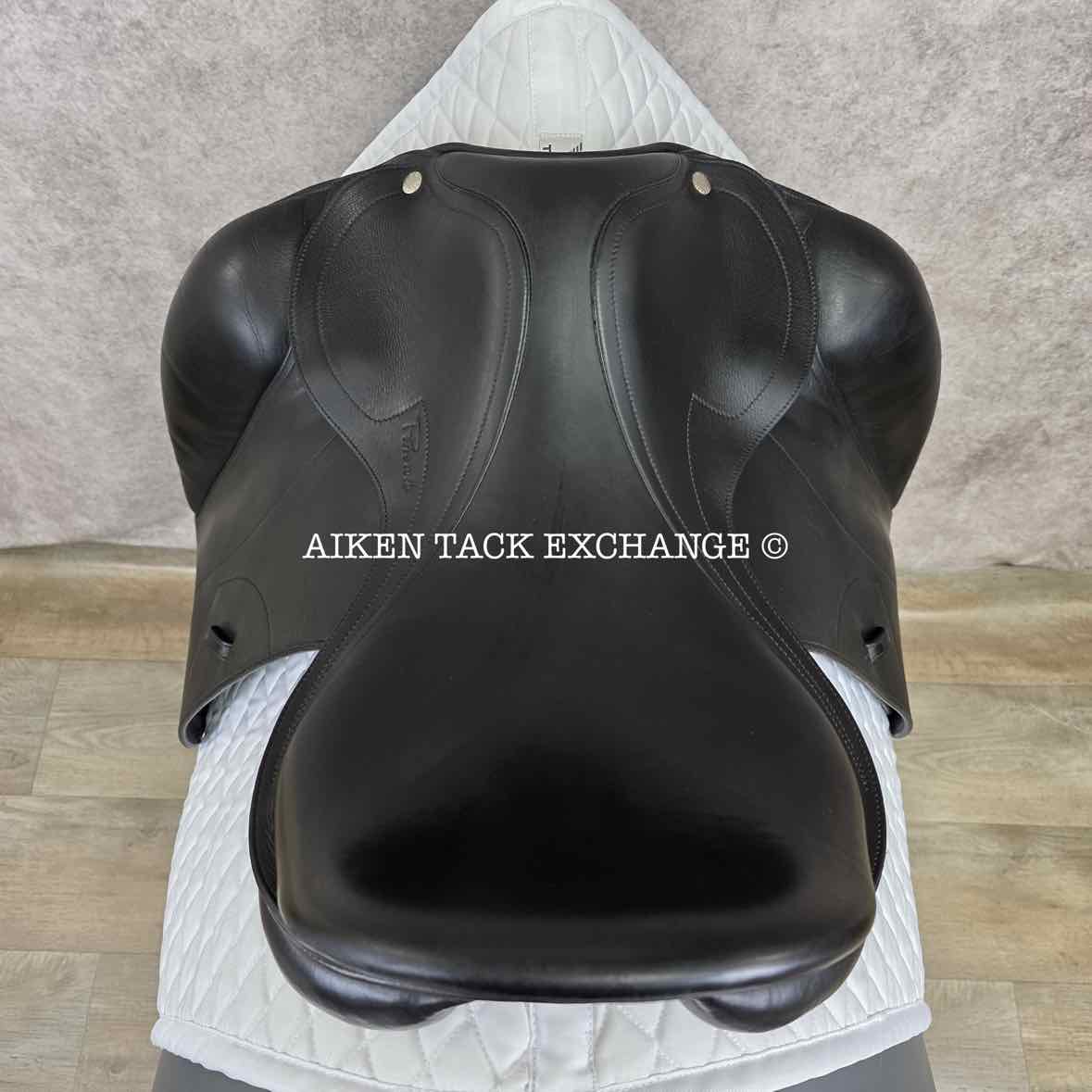**SOLD** 2009 Amerigo Pinerolo Classic Dressage Saddle, 17.5" Seat, Medium Wide Tree, Wool Flocked Panels