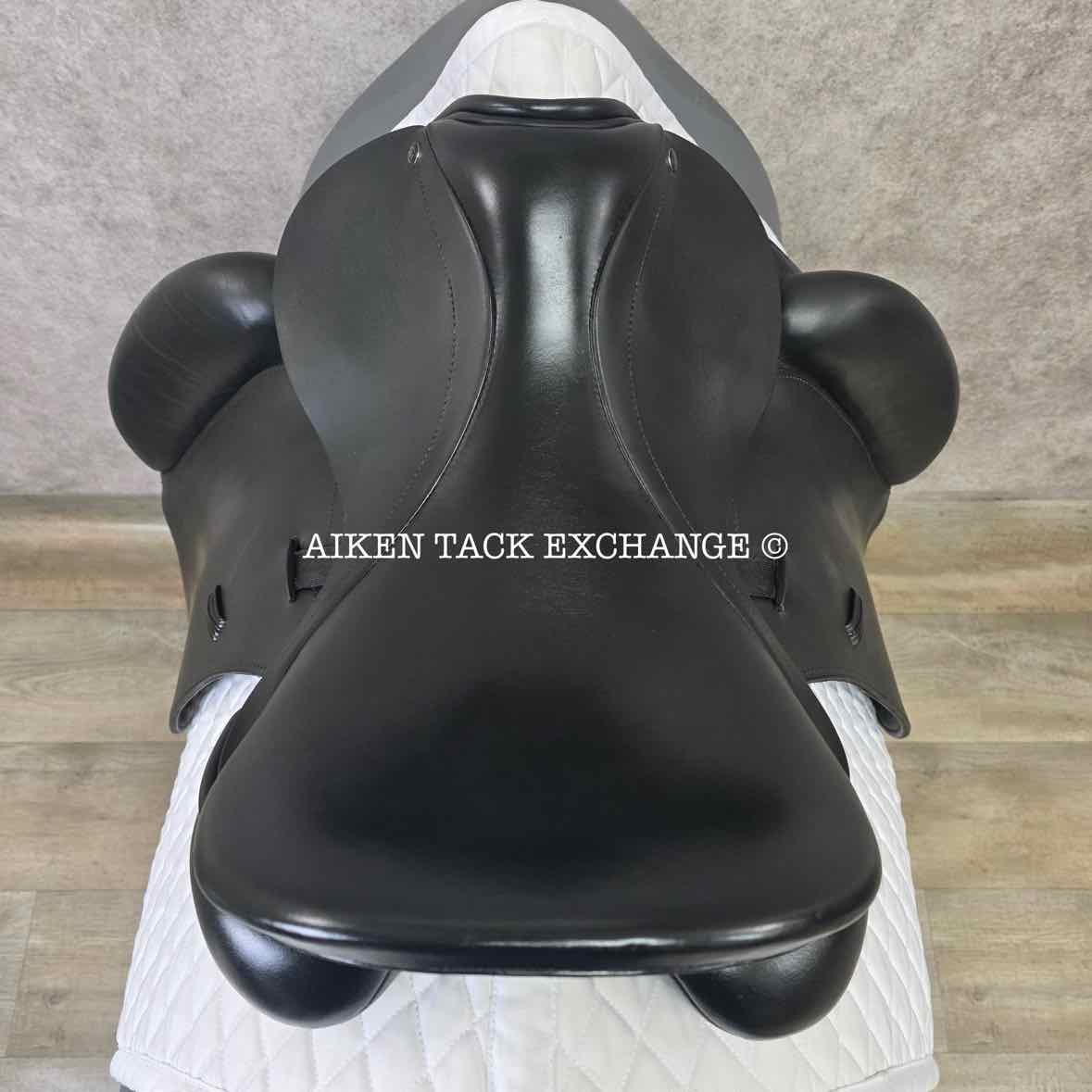 2018 County Inspiration Dressage Saddle, 17.5" Seat, Medium Narrow Tree, Wool Flocked Panels