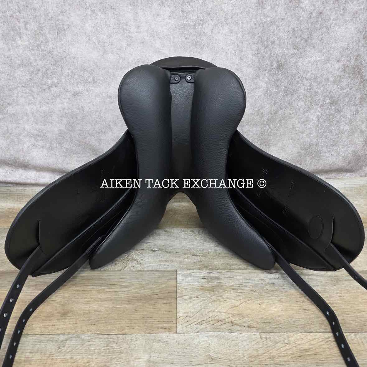 2025 Custom Saddlery Wolfgang Constanze 2 Monoflap Dressage Saddle, 17.5" Seat, Adjustable Tree, Wool Flocked Panels