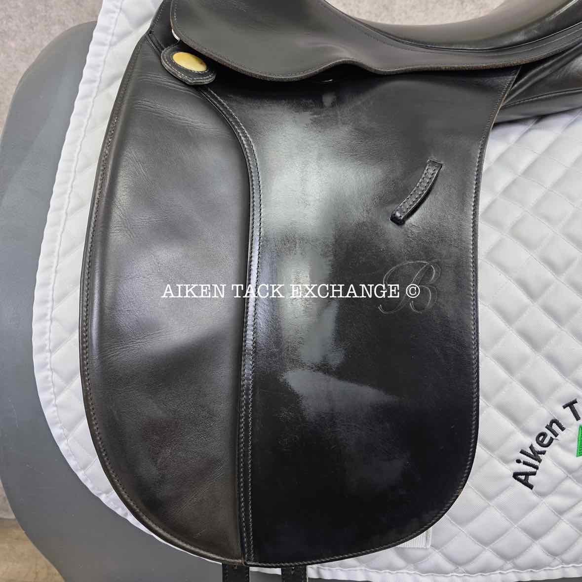 2007 Bates Caprilli Dressage Saddle, 17" Seat, Adjustable Tree - Changeable Gullet, Wool Flocked Panels