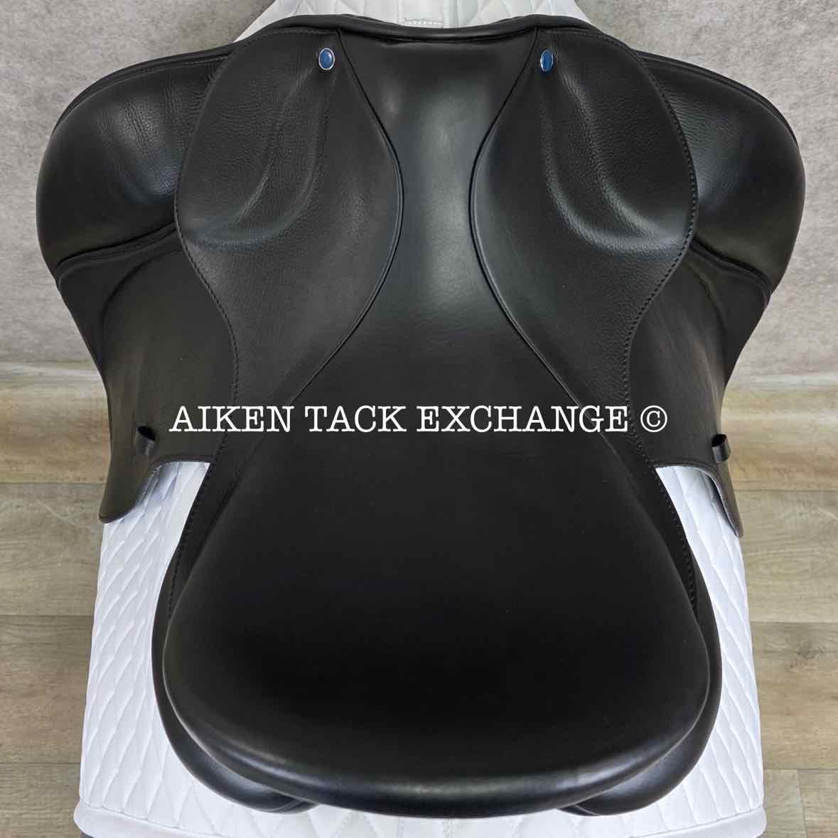 2022 Stubben Aramis II GP Dressage Saddle, 17.5" Seat, 28cm Tree - Medium, Wool Flocked Panels