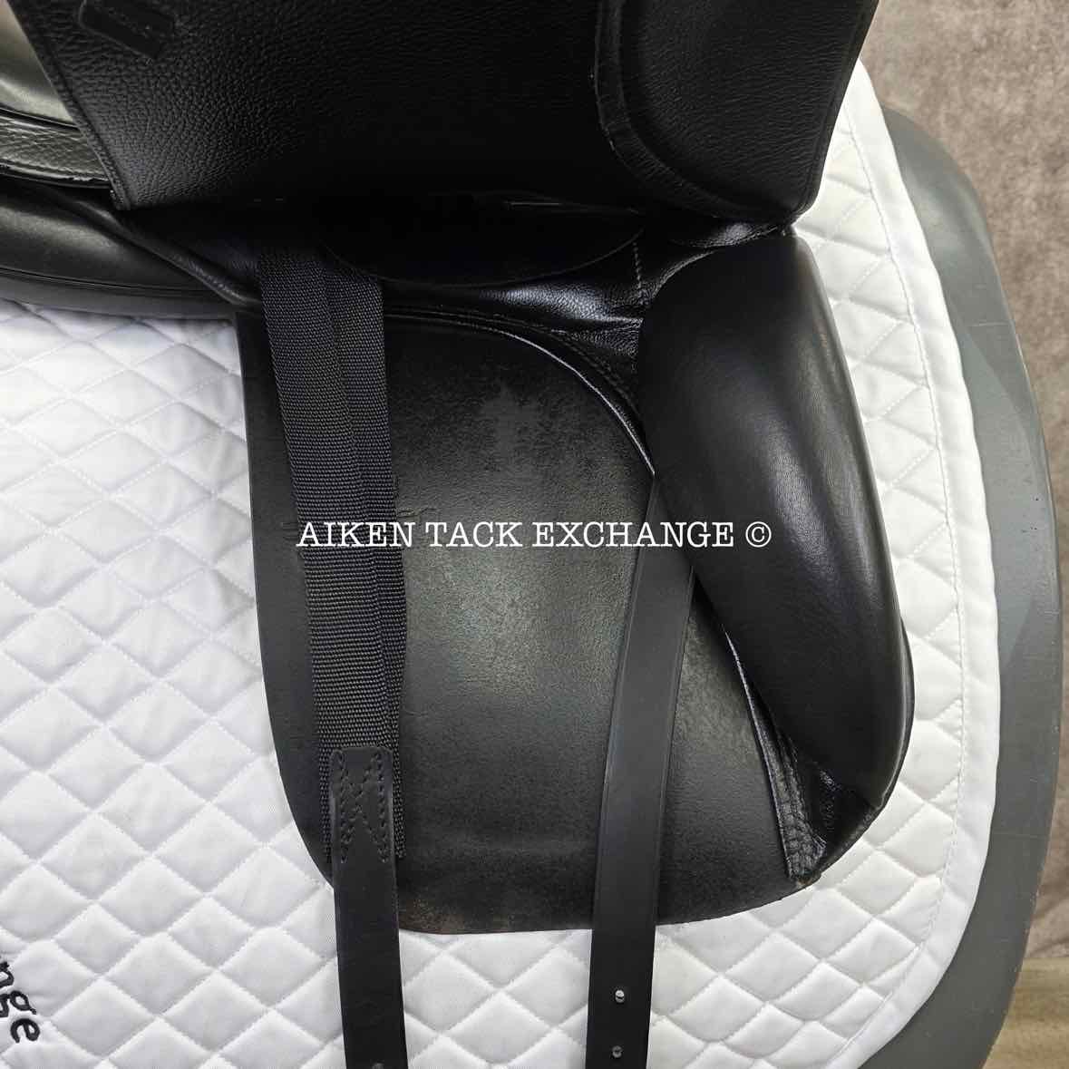 **SOLD** 2019 Stubben 1894 Dressage Saddle, 18" Seat, 30cm Tree - M/MW, Wool Flocked Panels