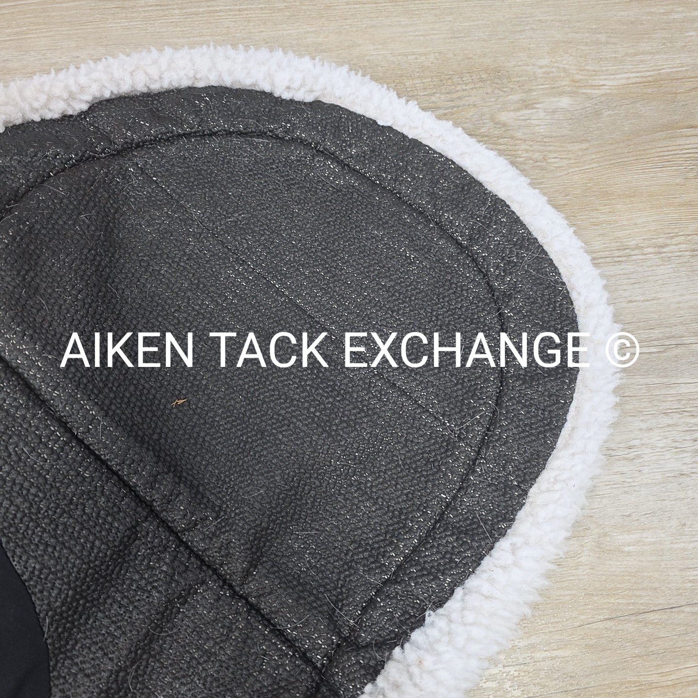 Ecogold Non-Slip Secure Hunter Pad, Size Large / 17" - 17.5"