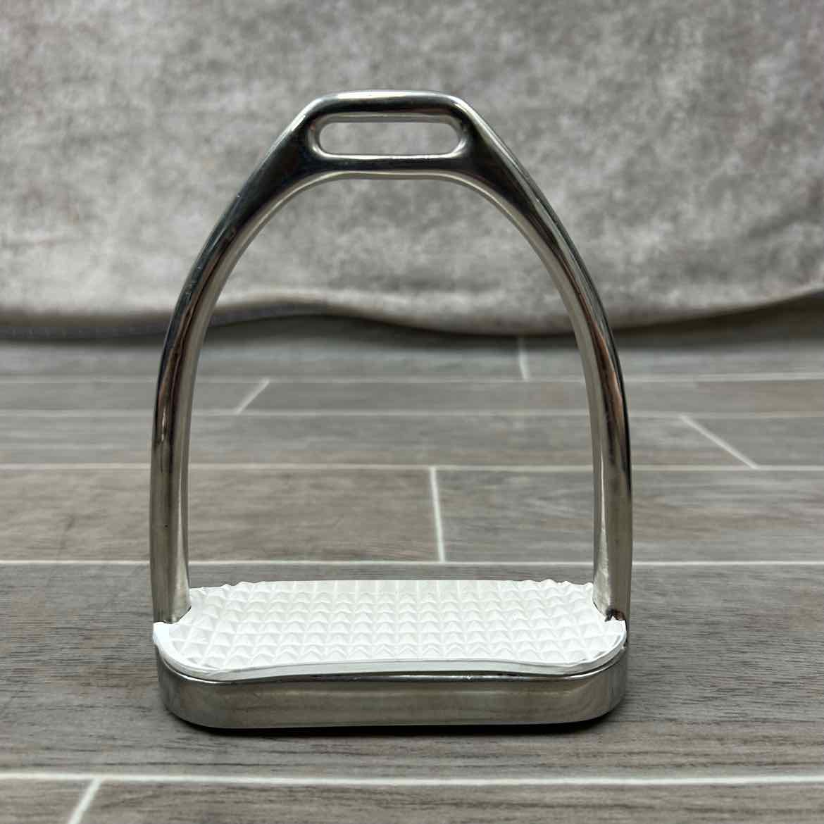 Fillis Stirrup Irons 4.25"