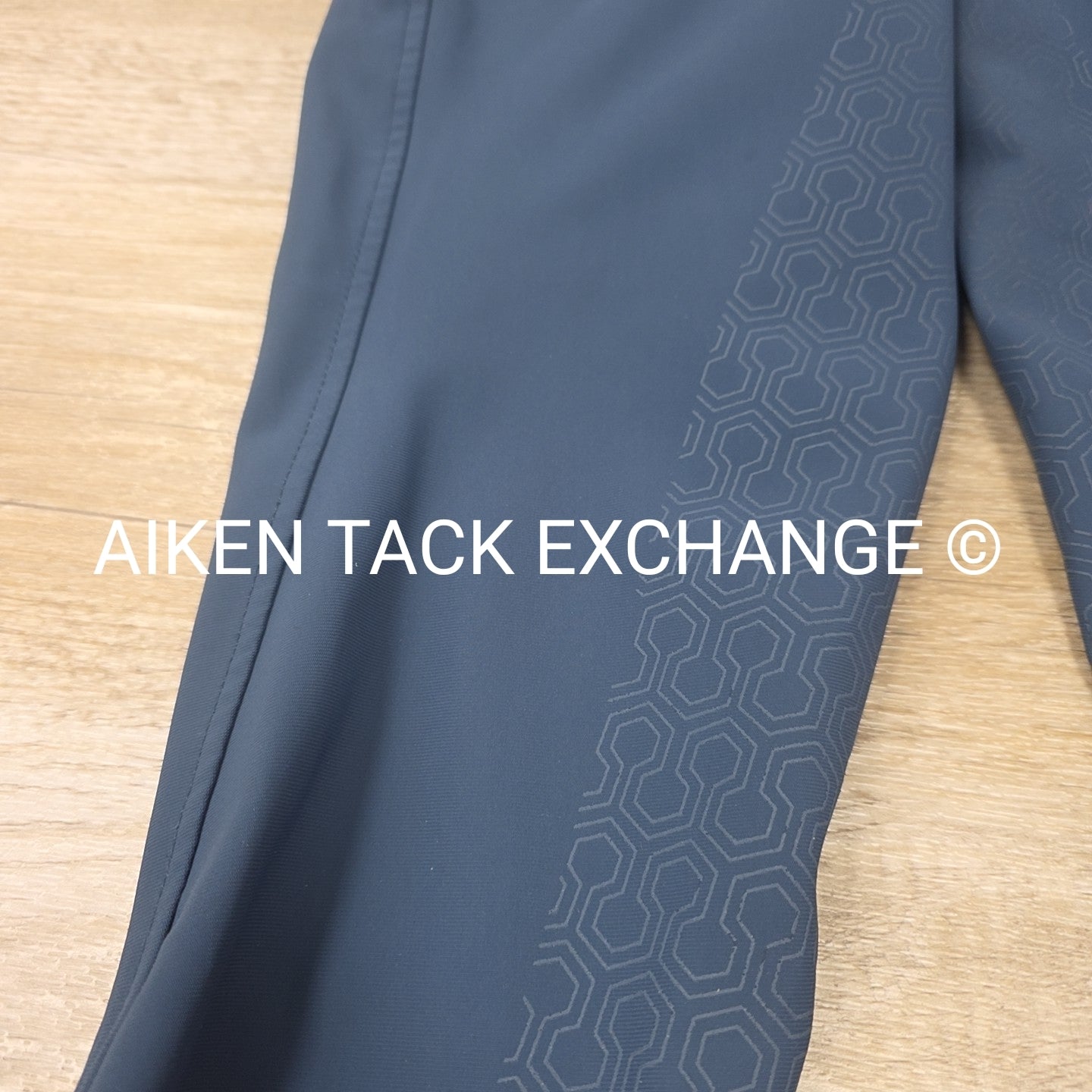 Ariat Tri Factor Full Seat Breeches, Women's 26 (missing 1 pocket button)