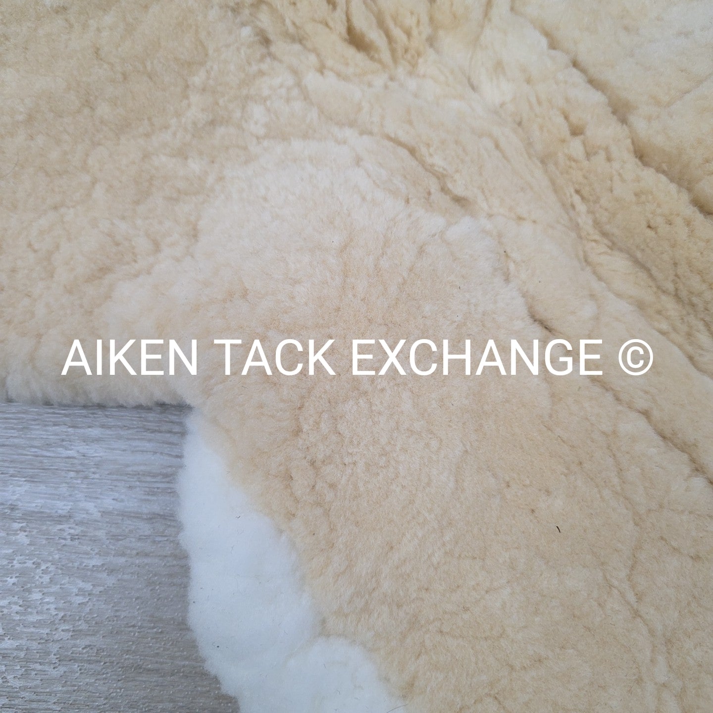 Fleeceworks FXK Classic Sheepskin Half Pad with Rolled Edges, Medium