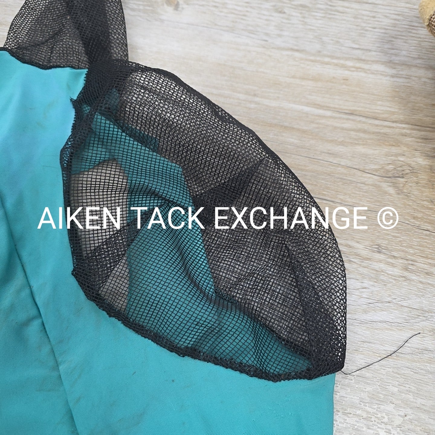 BARGAIN BUNDLE: 2 Weatherbeeta Stretch Bug Eye Saver Fly Masks, Size Pony & 1 Ca