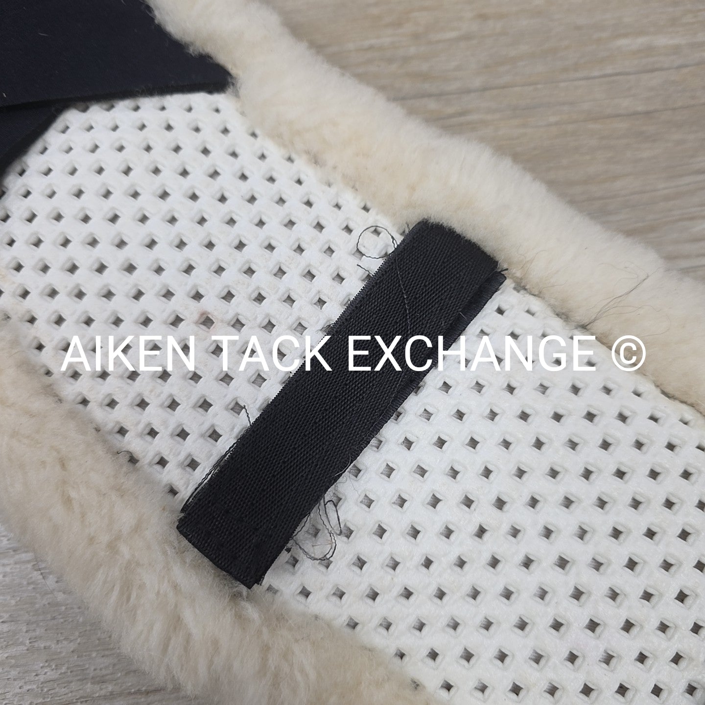 Total Saddle Fit Sheepskin Girth Cover, White, Size Large (28 - 30)