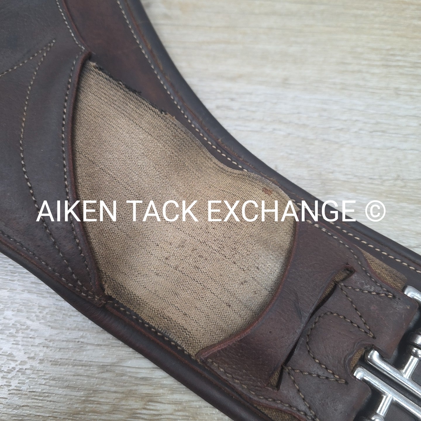 Devoucoux V-Strap Girth, Brown, 24" (has blemishes)
