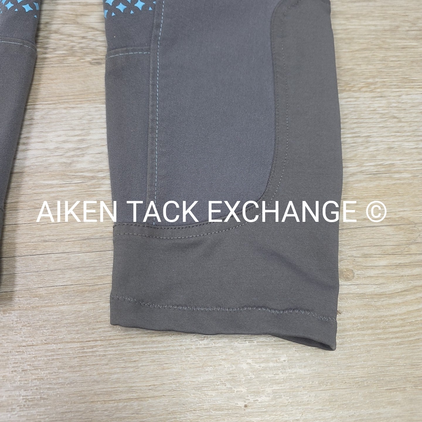 BARGAIN BUNDLE: SmartPak Silicone Grip Full Seat & Knee Patch Breeches, Size 40
