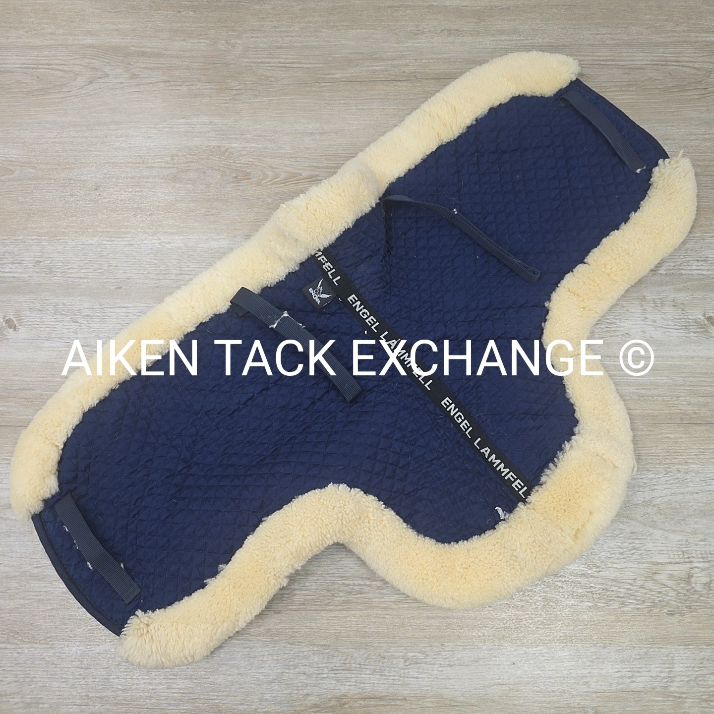Engel Lammfell Contour Dressage Saddle Pad with Full Rolled Edges