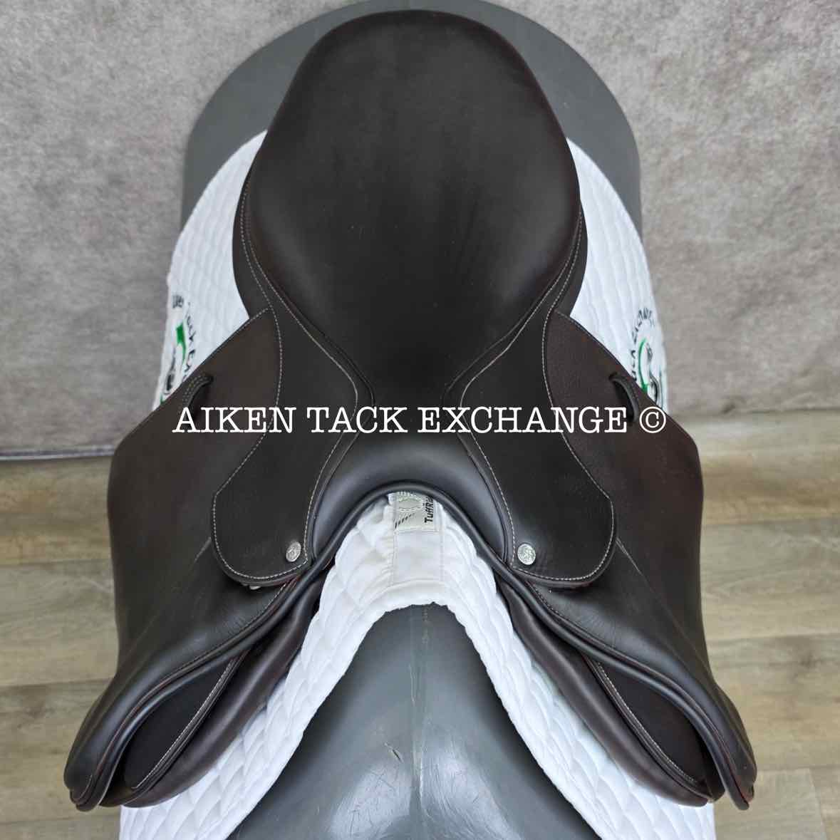 **SOLD** 2015 Voltaire Palm Beach Close Contact Jump Saddle, 17" Seat, 2A Flap, Medium Wide Tree, FIN Panels