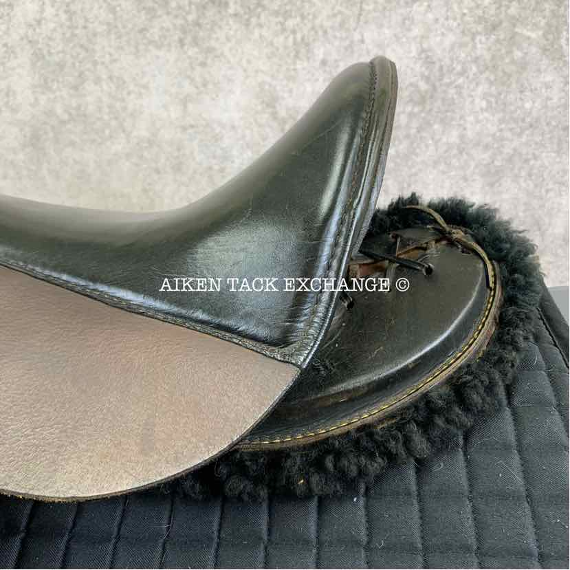 **SOLD** Unknown Brand Endurance Saddle, 17.5" Seat, Auto-Adjusting Tree with Flex Panels