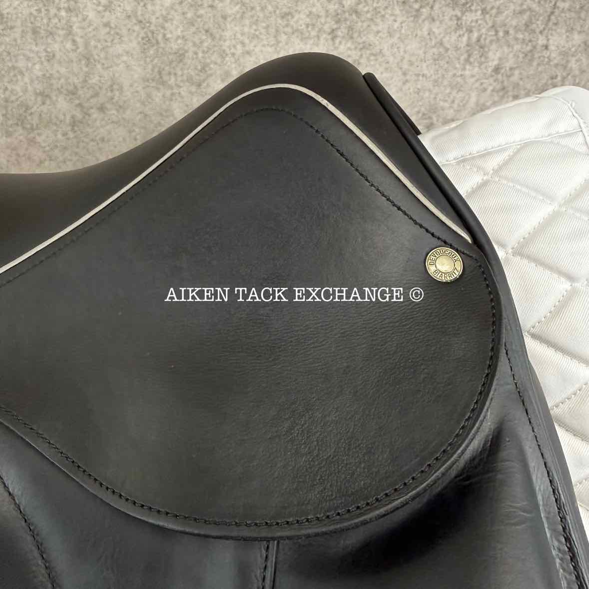 2015 Devoucoux Makila O Monoflap Dressage Saddle, 18" Seat, 1 Flap, Medium Wide Tree, D3D Panels, Full Buffalo Leather
