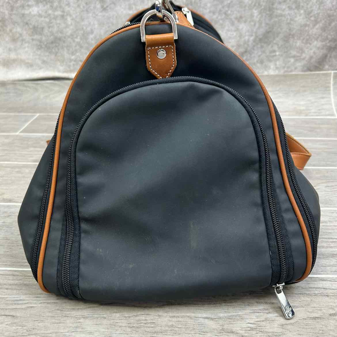 Penelope Show Travel Bag, Comes wih Dust Cover