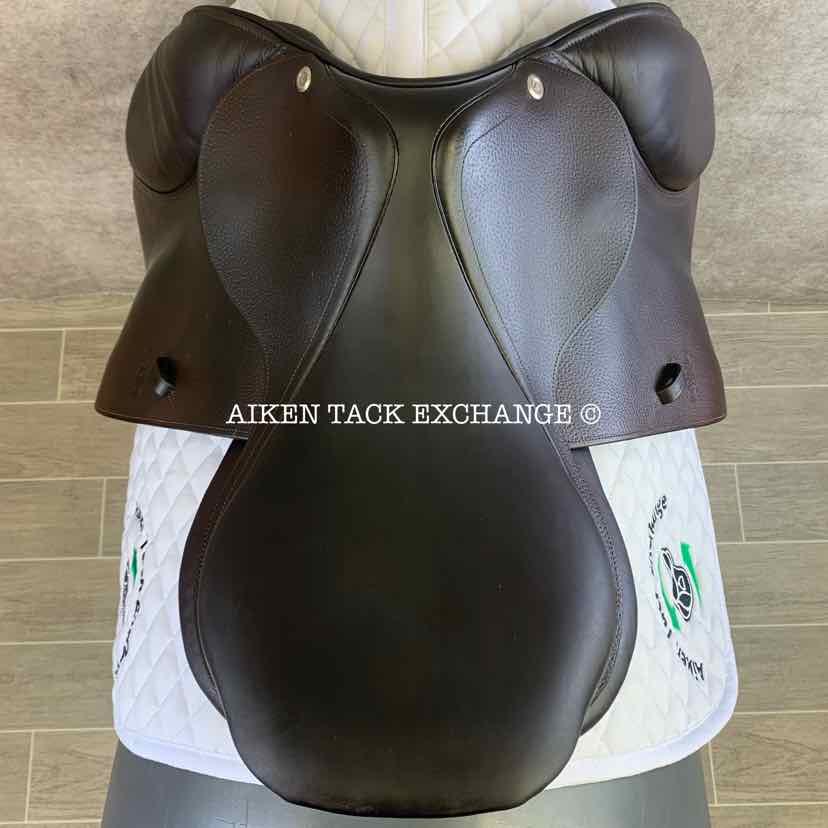 2017 CWD SE03 Close Contact Jump Saddle, 17.5" Seat, 3L Flap, Medium Wide Tree, Foam Panels