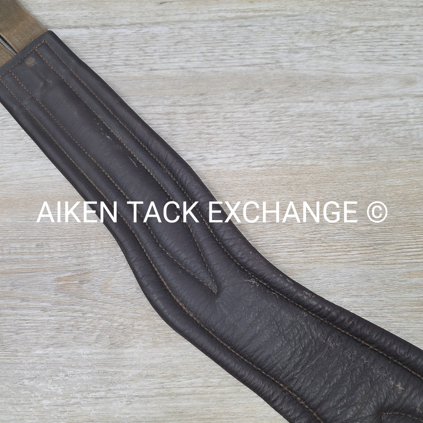 Country Logic Shoulder Relief Anatomic Girth, Brown, 54"