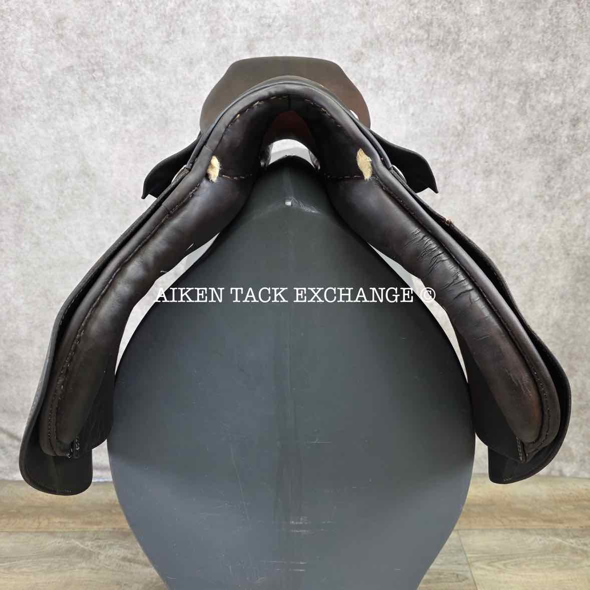 Stubben Siegfried II Saddle, 17" Seat, 31cm Tree - MW/W, Wool Flocked Panels