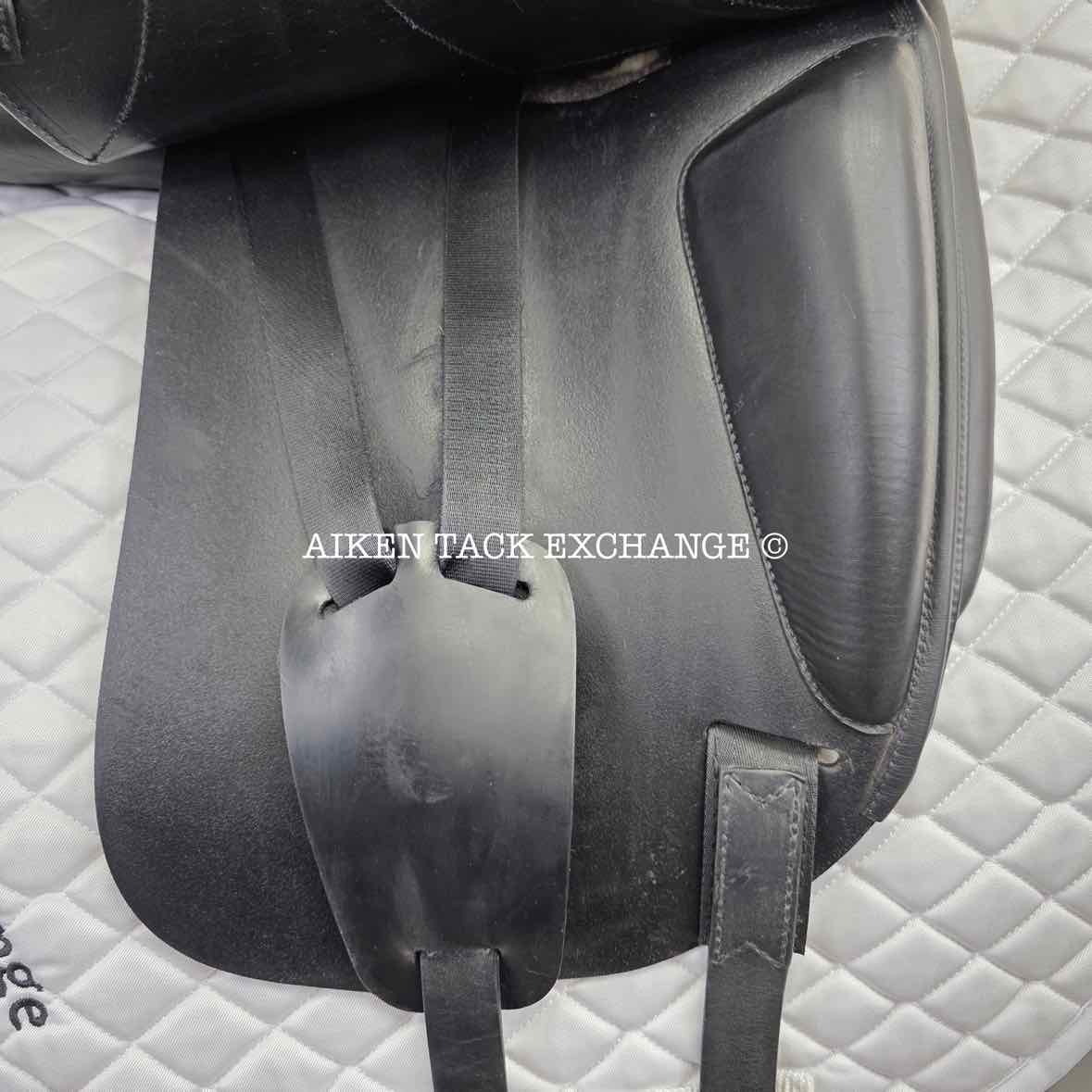 **SOLD** 2009 Amerigo Pinerolo Classic Dressage Saddle, 17.5" Seat, Medium Wide Tree, Wool Flocked Panels
