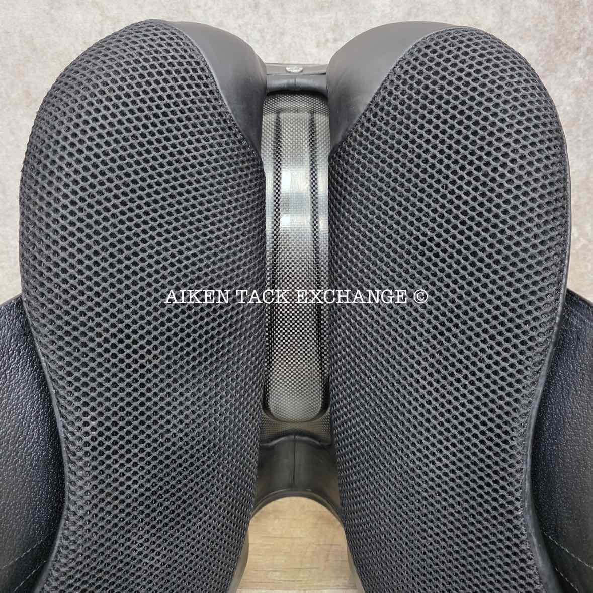 2022 Devoucoux Makila Harmonie Monoflap Dressage Saddle, 17.5" Seat - 002, 2A Flap, Dynamick Tree - Medium, D3D Panels, Full Buffalo Leather