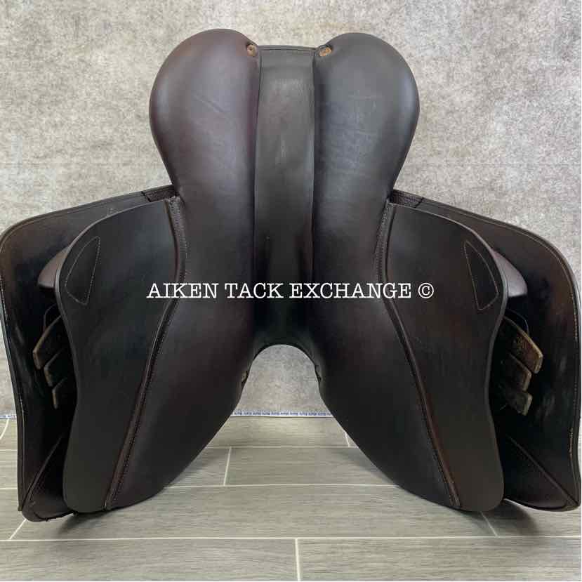 **SOLD** 2016 CWD SE02 Close Contact Jump Saddle, 17.5" Seat, 2L Flap, Medium Tree, Foam Panels