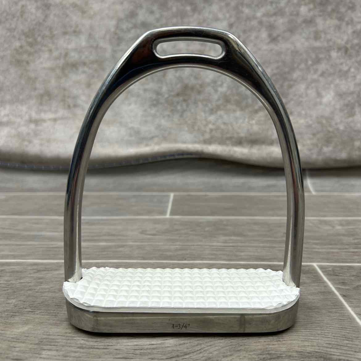 Centaur Fillis Stirrup Irons 4.75"