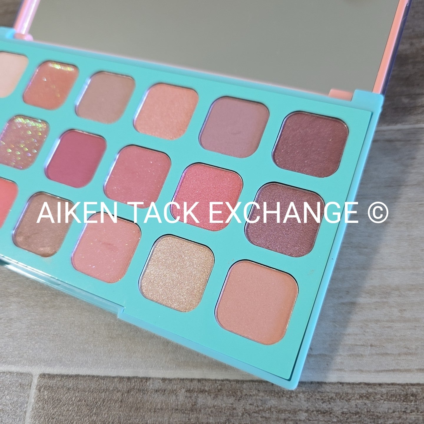 Claire's Makeup Bundle - 1 Eyeshadow Palette, 1 Makeup Kit