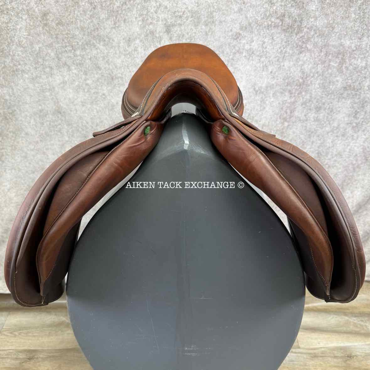 2009 Devoucoux Oldara Close Contact Jump Saddle, 18" Seat, 3A Flap, Medium Wide Tree, Foam Panels