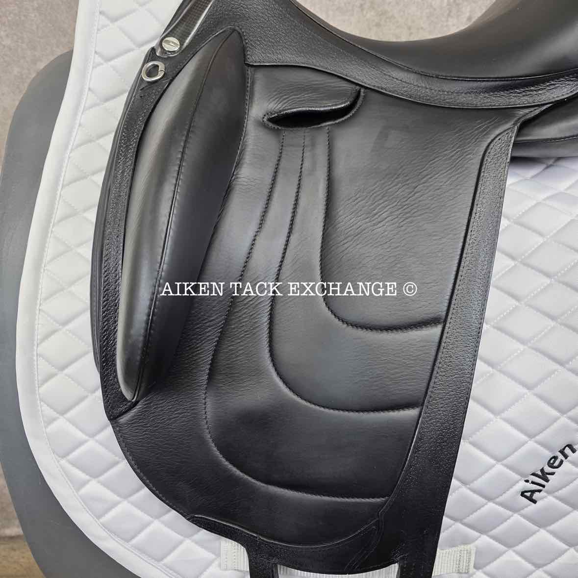 2021 Devoucoux Makila Harmonie Monoflap Dressage Saddle, 17.5" Seat - 002, 2A Flap, Dynamick Tree - Medium, D3D Panels
