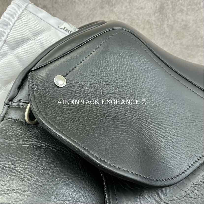 **On Trial** 2014 Schleese Obrigado Dressage Saddle, 17" Seat, Adjustable AdapTree, Wool Flocked Panels