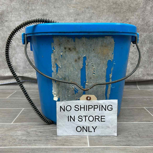 Flat Back Heated Water Bucket, 5 Gallons