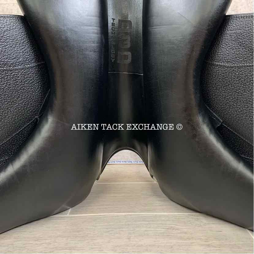 **SOLD** 2014 Devoucoux Mendia Makila Lab Monoflap Dressage Saddle, 18" Seat, 3 Flap, Medium Wide Tree, Foam D3D Panels