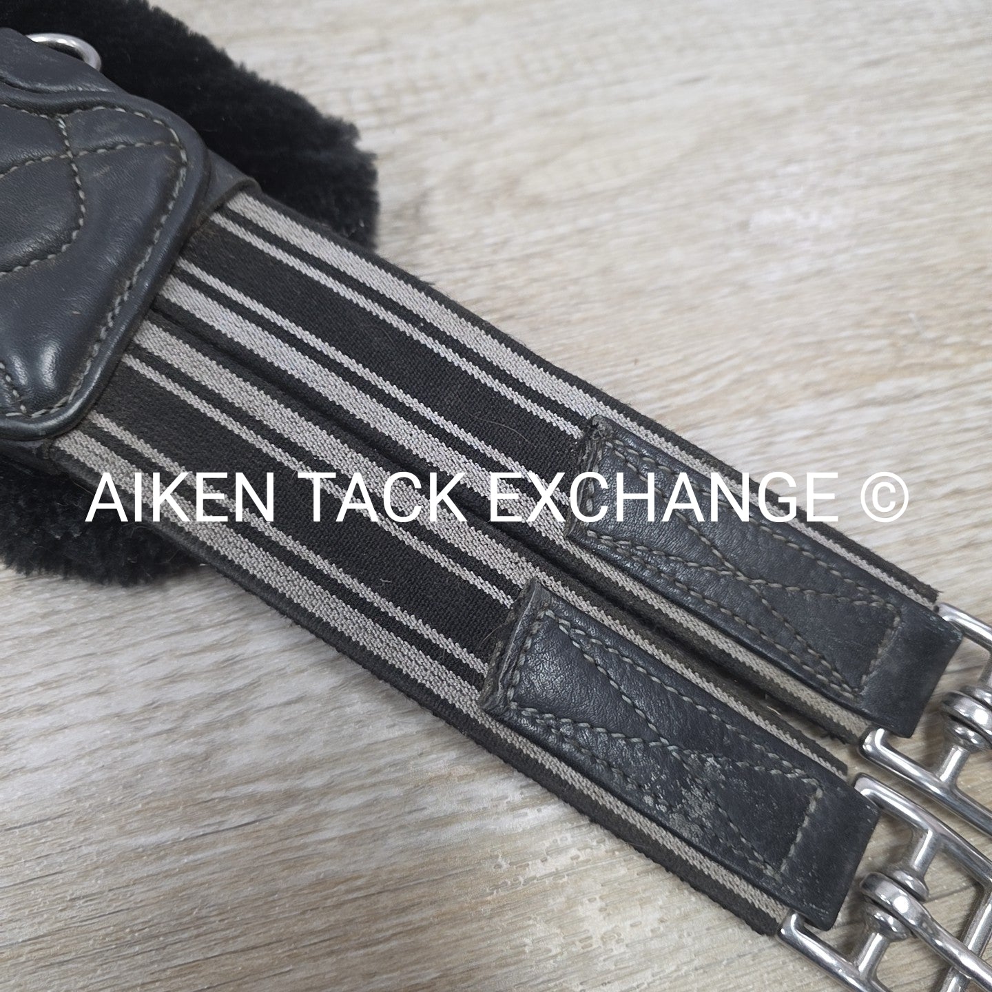 LeMieux Arika Simuwool Contour Long Girth, Black, 52"