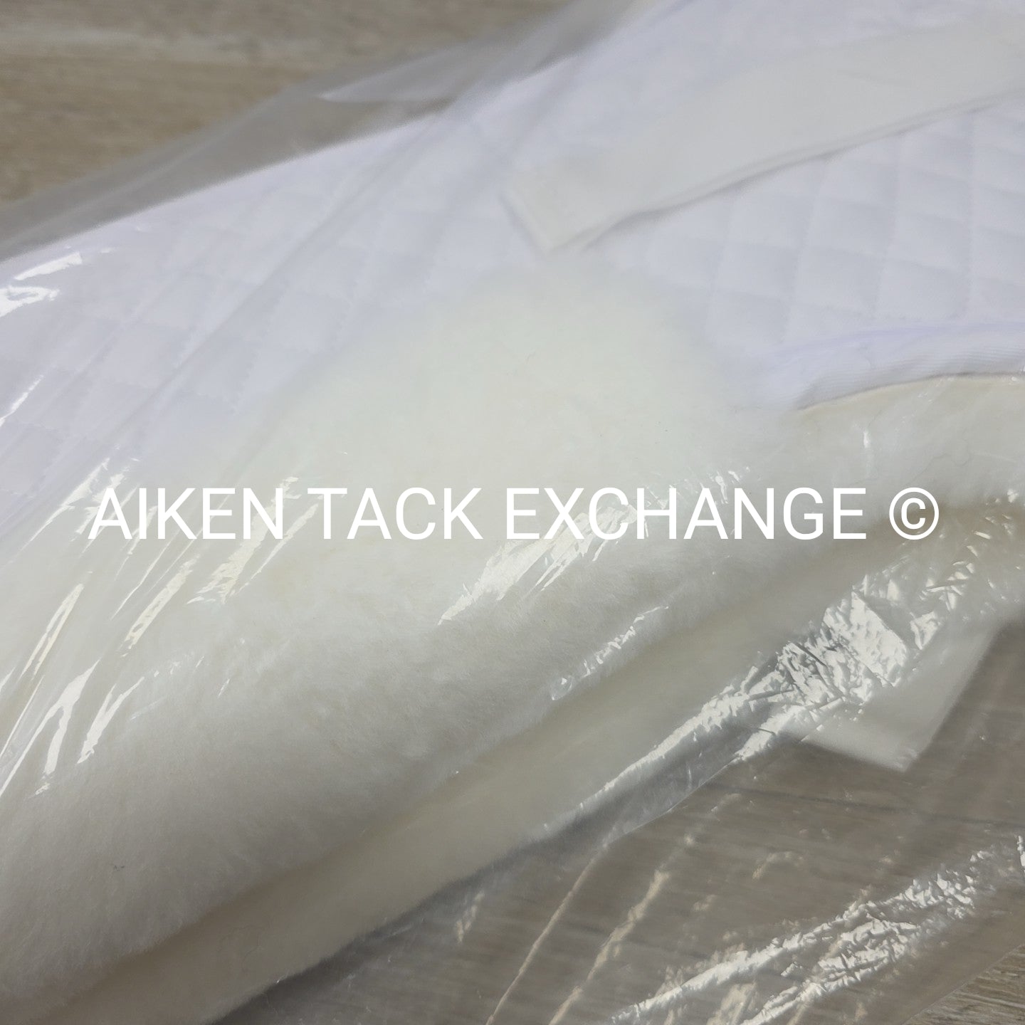 Majyk Equipe Ergonomic Shimmable Sheepskin Half Pad, With Rear Shims, Size Mediu