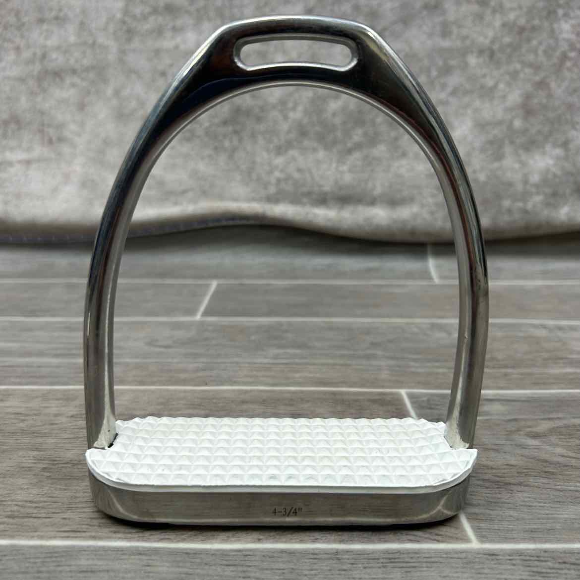 Centaur Fillis Stirrup Irons 4.75"