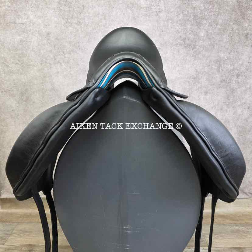 **SOLD** 2022 Voltaire Adelaide Monoflap Dressage Saddle, 17.5" Seat, 2AA Flap, Wide Tree, PRO Panels, Full Buffalo Leather