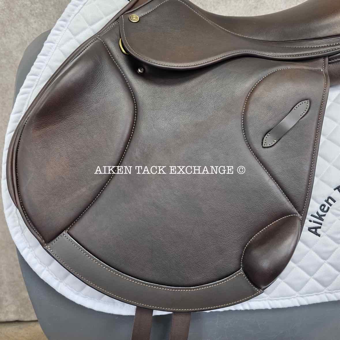 HDR - Henri de Rivel Phoenix IGP Monoflap Jump Saddle, 18" Seat, Adjustable Tree - Changeable Gullet, Foam Panels