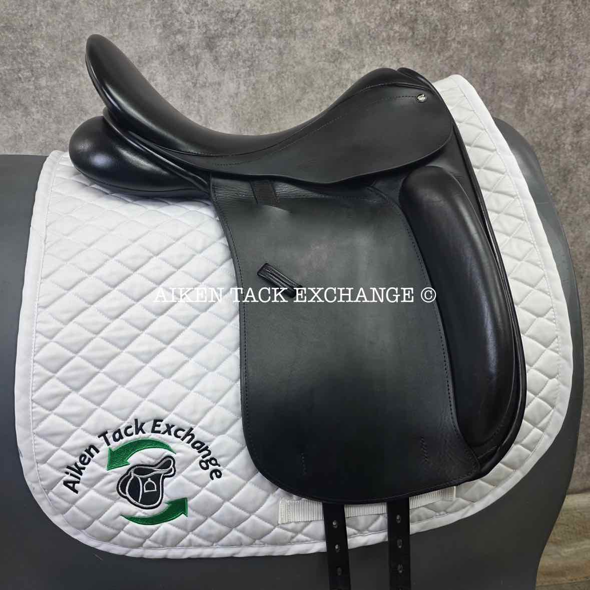 2018 County Inspiration Dressage Saddle, 17.5" Seat, Medium Narrow Tree, Wool Flocked Panels