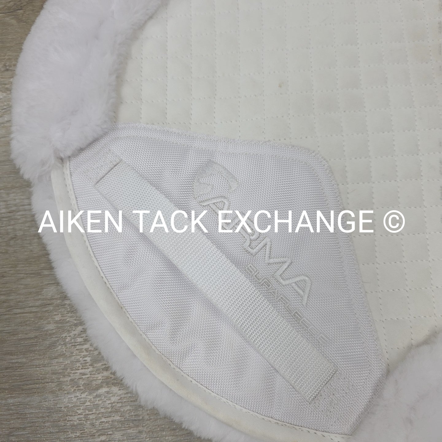 Shires SupaFleece Fully Lined Shaped Saddle Pad, 17"-17.5"