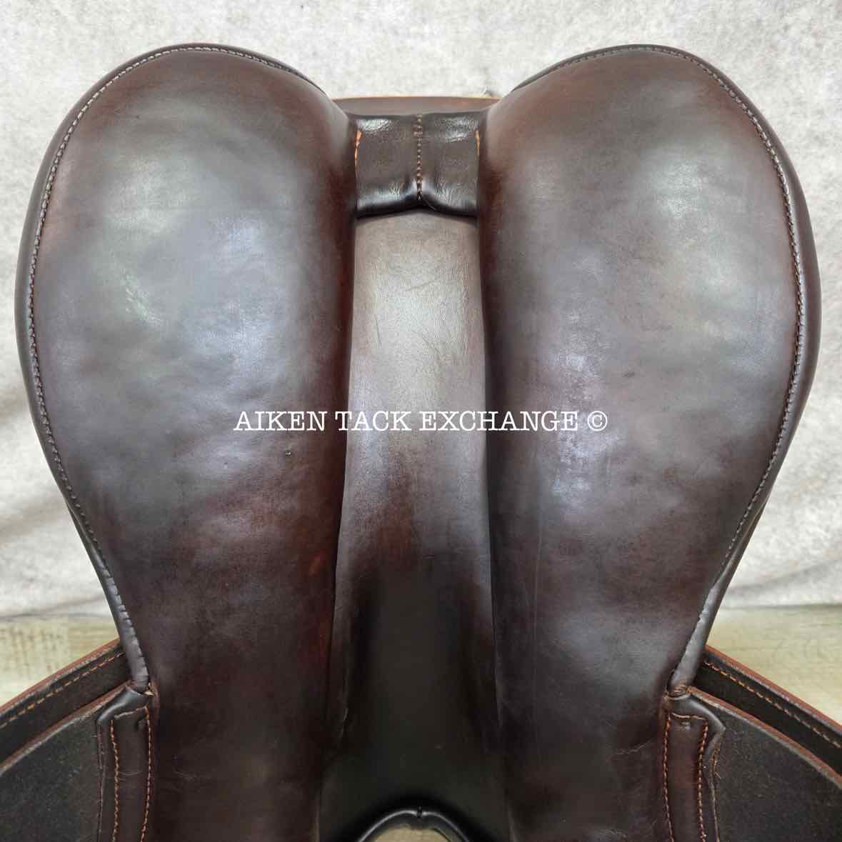 **SOLD** Albion Kontrol Jump Saddle, 18" Seat, Medium Wide Tree, Wool Flocked Panels