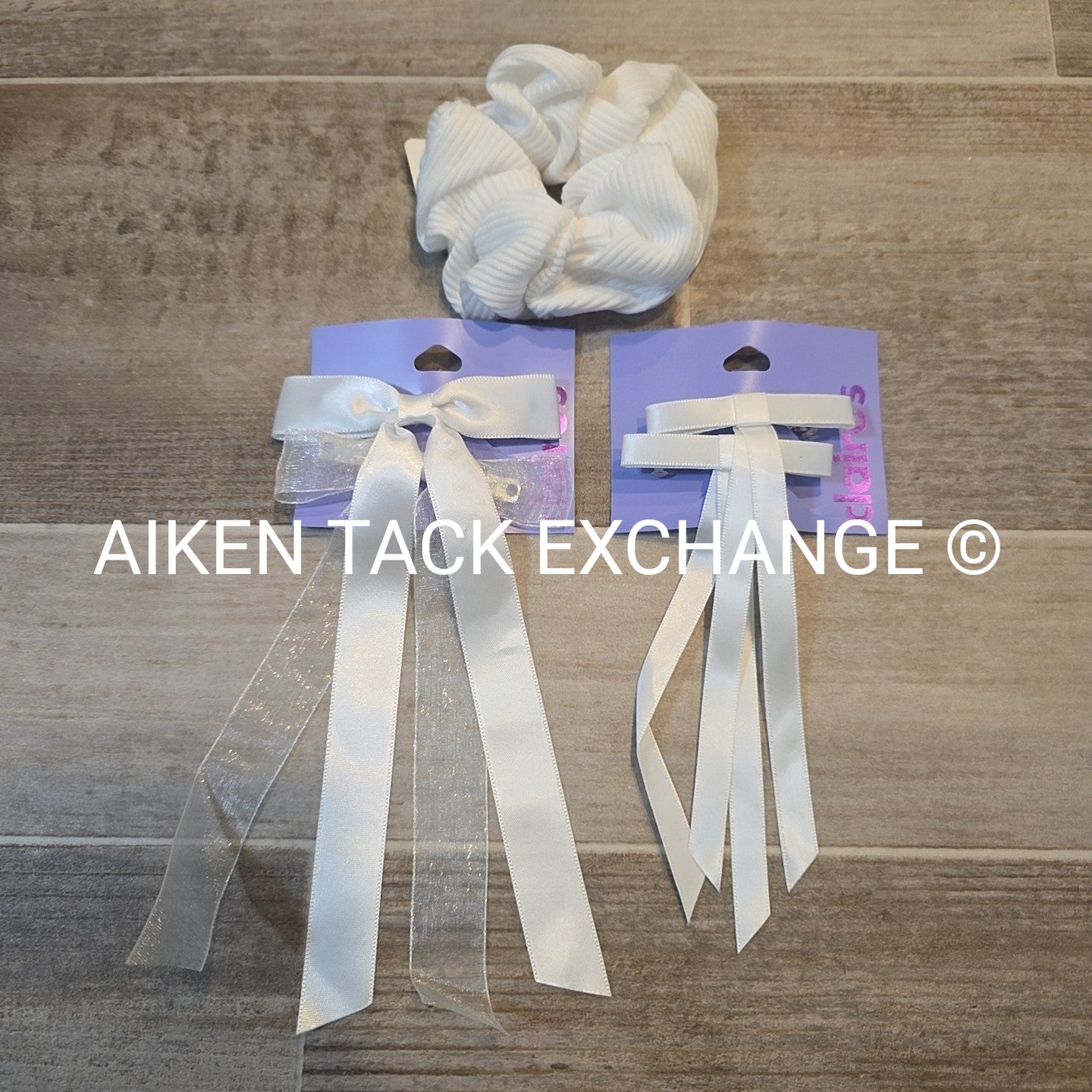 Claire's Hair Bundle - 1 Scrunchie, 4 Hair Clips