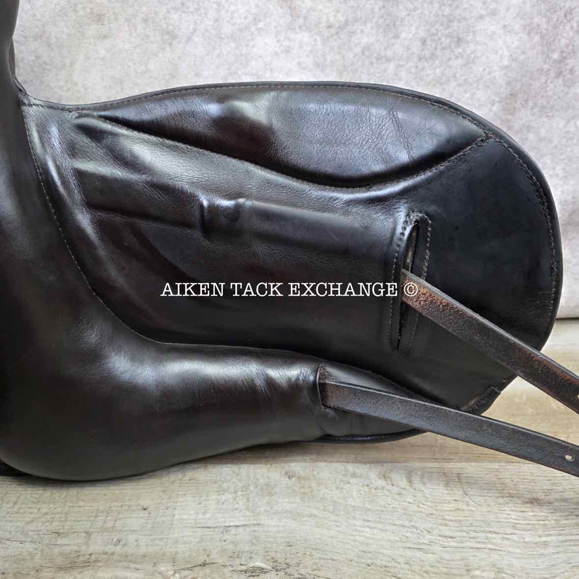 **SOLD** 2015 Custom Saddlery Icon Flight Monoflap Dressage Saddle, 17.5" Seat,  Adjustable Tree, Wool Flocked Panels