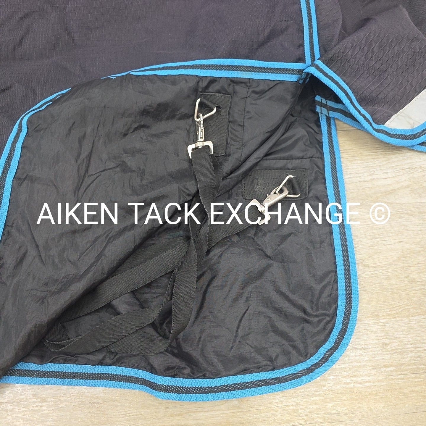 Shires Highlander 300 G Fill Turnout Blanket w/ Neck, 75"