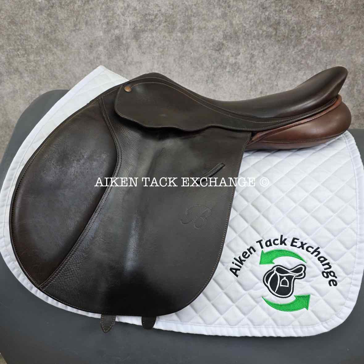 2006 Bates Close Contact Jump Saddle, 17.5" Seat, Adjustable Tree - Changeable Gullet, Wool Flocked Panels